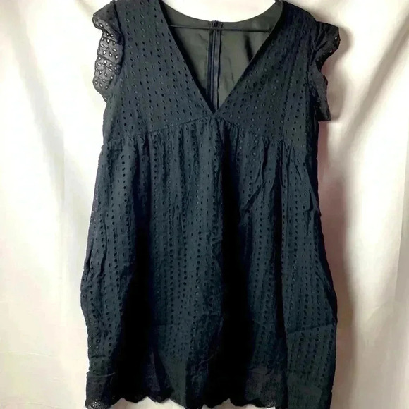 UNBRANDED WOMENS SIZE MEDIUM BLACK EYELET ROMPER DRESS BACK ZIPPER CLEAN - Picture 1 of 16